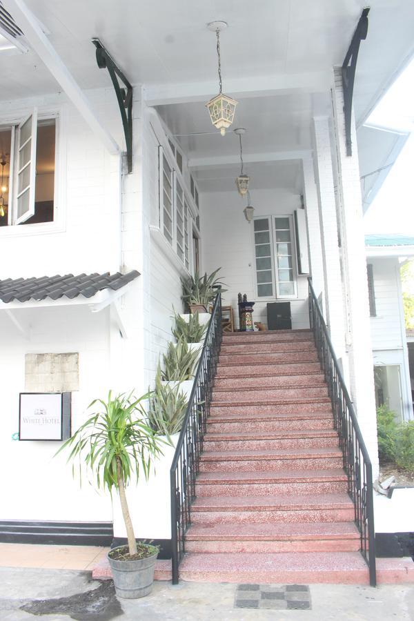 The White Bed And Breakfast Bacolod Exteriér fotografie